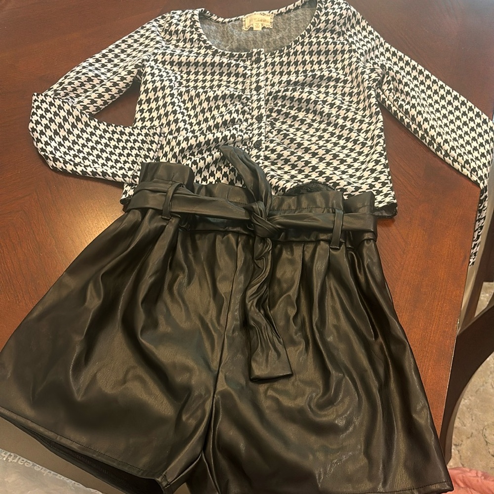 Girls 2-pc black & white outfit: Black pleather shorts, b&w button top.